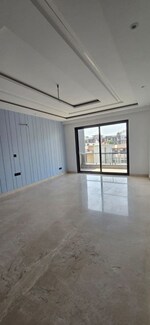 4 BHK + Servant Room 3600 Sq.Ft. Builder Floor in Auram Floor