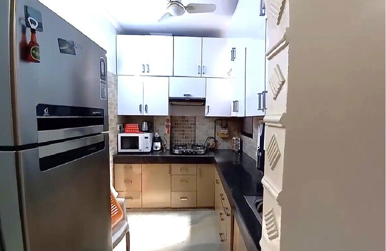 Kitchen, ramesh nagar 2 Bedroom 100 Sq.Yd. Builder Floor In Ramesh Nagar Delhi 10528130