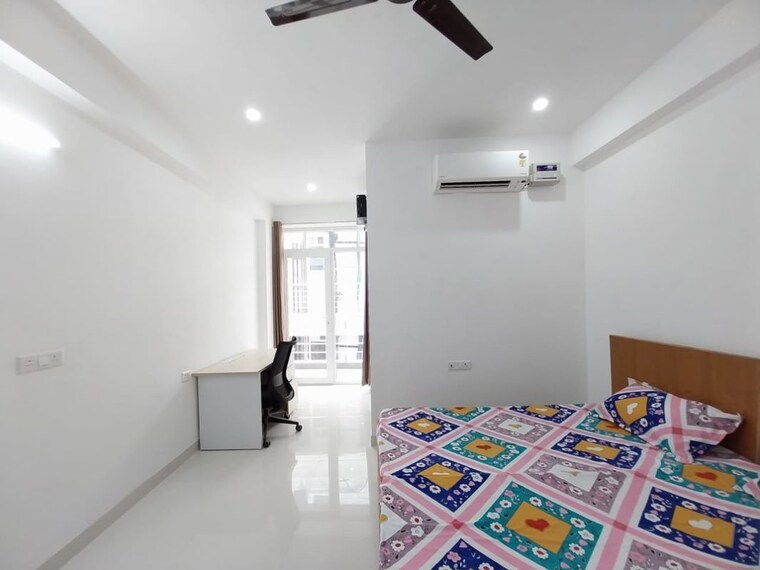 Bedroom, sector 46 Pg For Boys & Girls In Sector 46 10528181