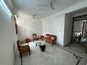 Team Area in 3 BHK Apartment at Sector 12 Dwarka – for Rent