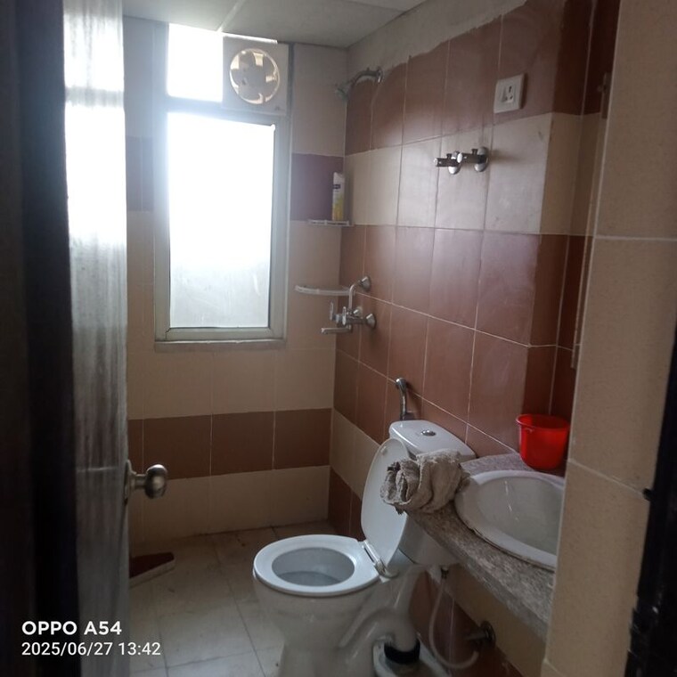 Bathroom, mahagun-mywoods 2 Bedroom 960 Sq.Ft. Apartment In Sector 16c Greater Noida Greater Noida 10528217