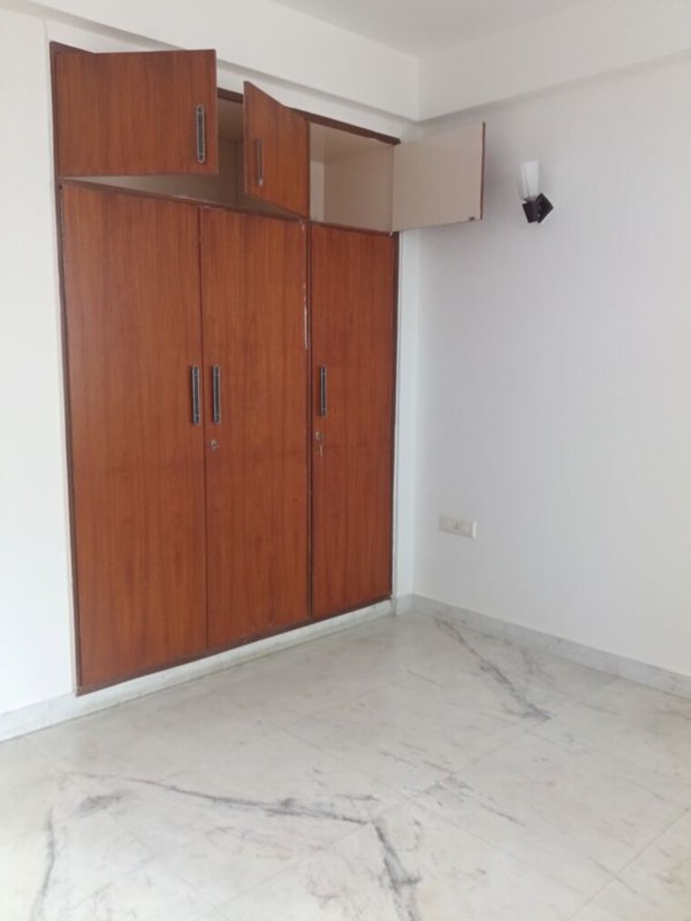 Room, sector 43 2 Bedroom 1200 Sq.Ft. Builder Floor In Sector 43 Gurgaon 10528241