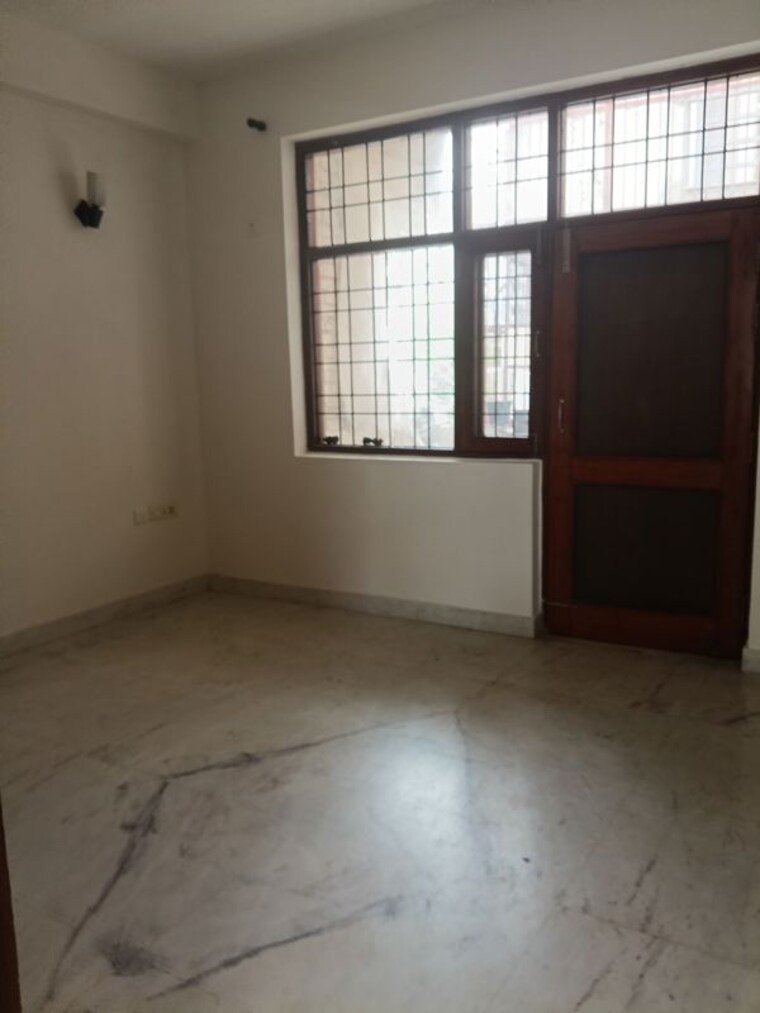 Room, sector 43 2 Bedroom 1200 Sq.Ft. Builder Floor In Sector 43 Gurgaon 10528241
