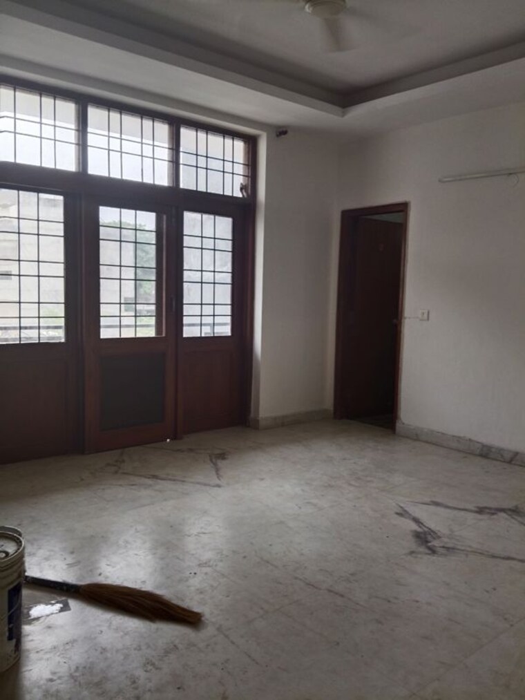Room, sector 43 2 Bedroom 1200 Sq.Ft. Builder Floor In Sector 43 Gurgaon 10528241