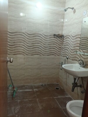 Bathroom in 2 BHK Builder Floor at Sector 43 – for Rent