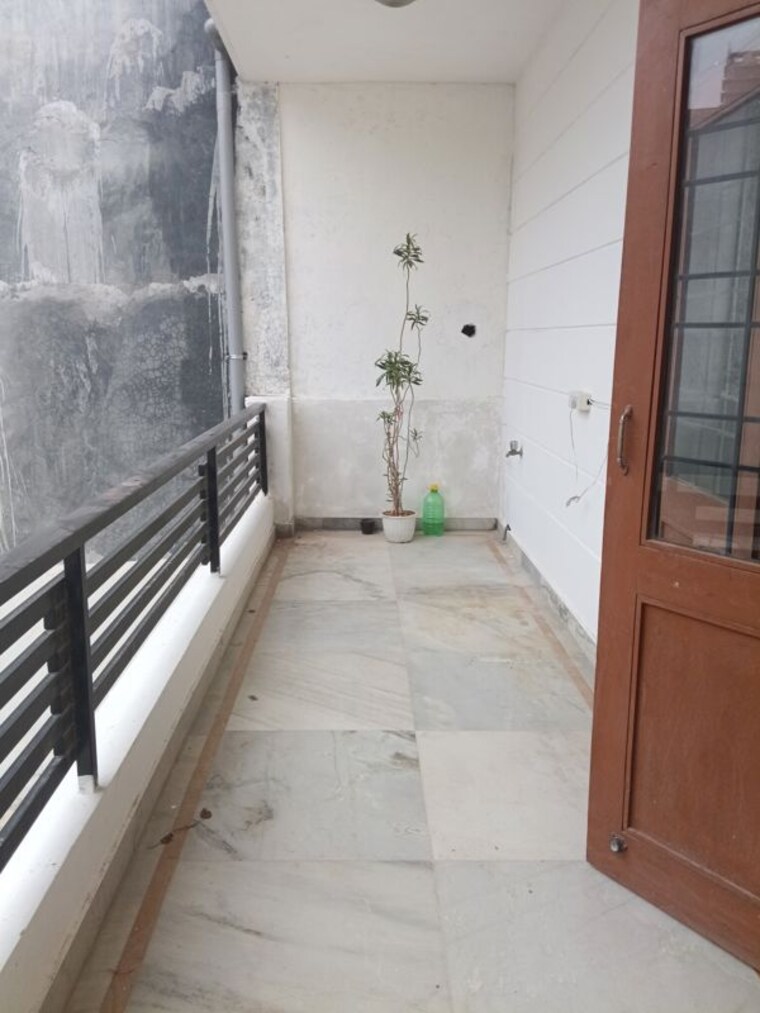 Balcony, sector 43 2 Bedroom 1200 Sq.Ft. Builder Floor In Sector 43 Gurgaon 10528241