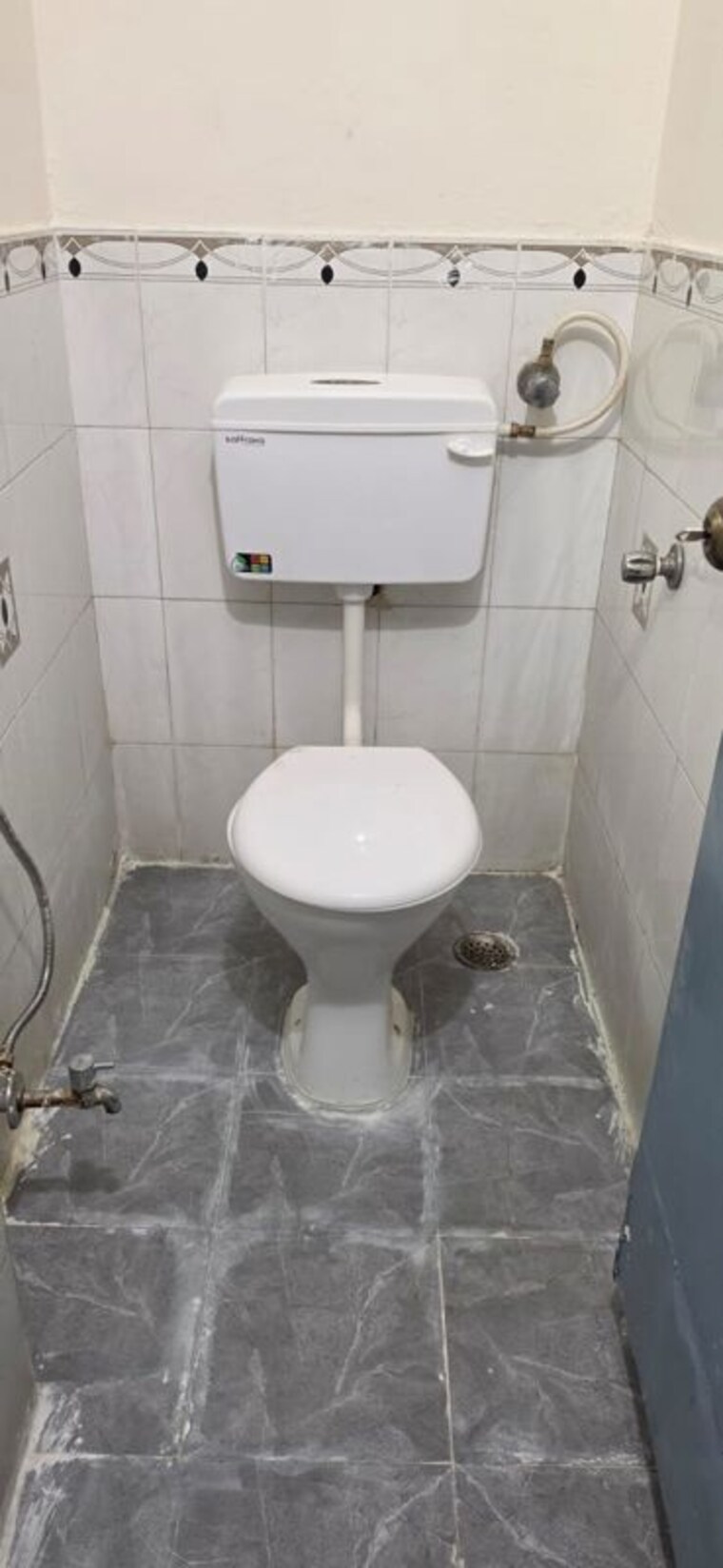 Bathroom, gulmohar-elegance 1 Bedroom 600 Sq.Ft. Apartment In Viman Nagar Pune 10528234