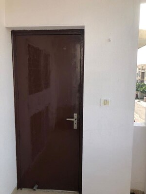Building Lobby in 4 BHK Builder Floor at BPTP Park Elite Floors, Sector 85 – for Sale