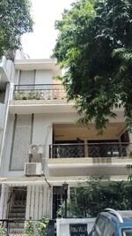 3 BHK + Store Room 1500 Sq.Ft. Builder Floor in Defence Colony