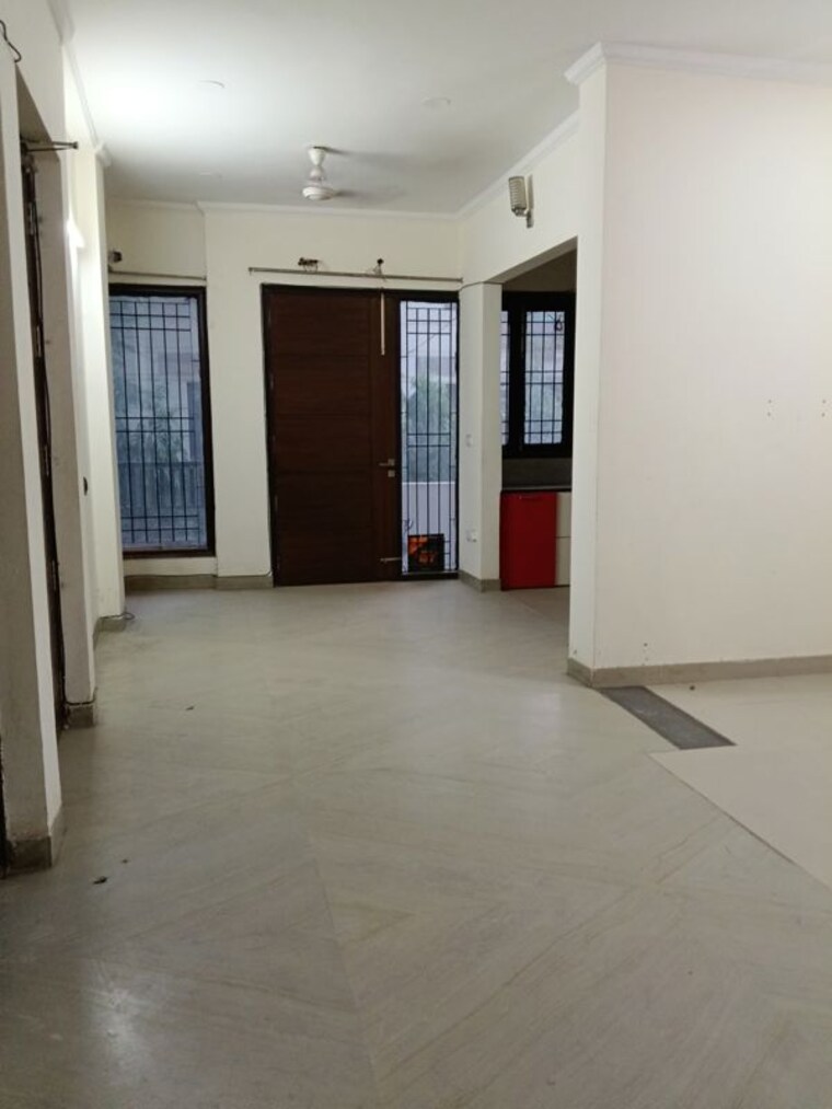 Room, sector 43 2 Bedroom 1400 Sq.Ft. Builder Floor In Sector 43 Gurgaon 10528297