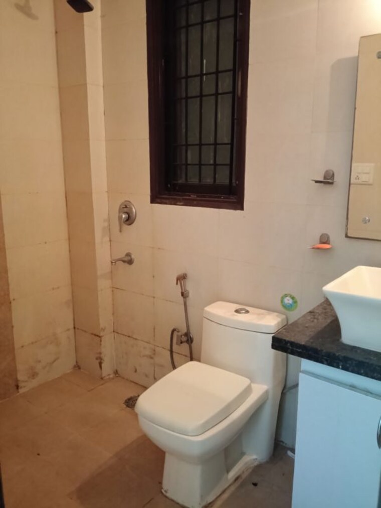 Bathroom, sector 43 2 Bedroom 1400 Sq.Ft. Builder Floor In Sector 43 Gurgaon 10528297