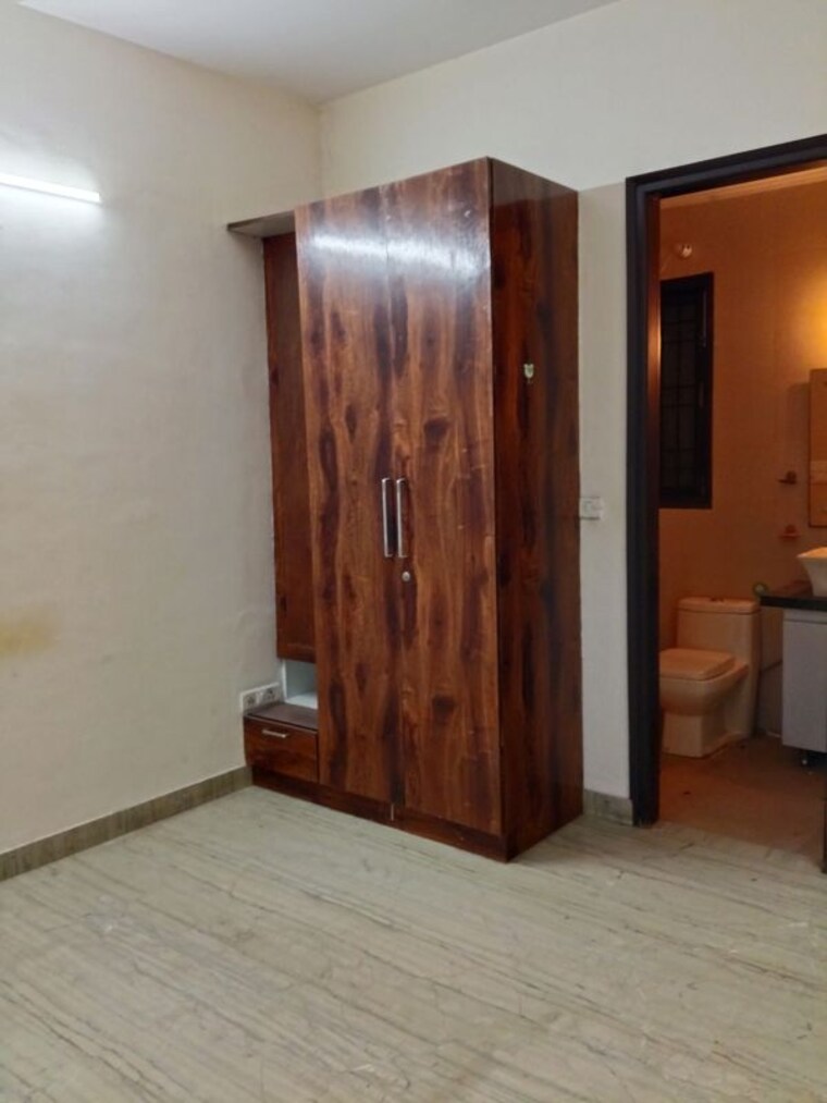 Room, sector 43 2 Bedroom 1400 Sq.Ft. Builder Floor In Sector 43 Gurgaon 10528297
