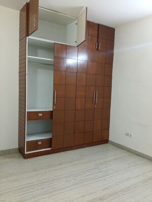 2 BHK Builder Floor For Rent in Sector 43