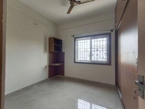 Room in 3 BHK Builder Floor at Hal Layout – for Rent