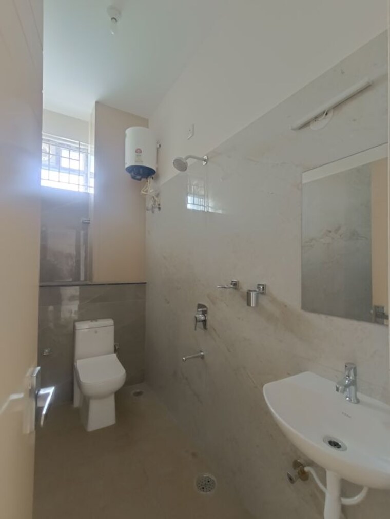 Bathroom, hal layout 3 Bedroom 2100 Sq.Ft. Builder Floor In Hal Layout Bangalore 10528210