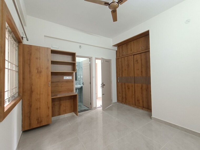 Room, hal layout 3 Bedroom 2100 Sq.Ft. Builder Floor In Hal Layout Bangalore 10528210