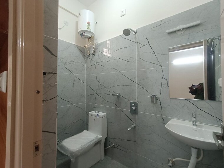Bathroom, hal layout 3 Bedroom 2100 Sq.Ft. Builder Floor In Hal Layout Bangalore 10528210