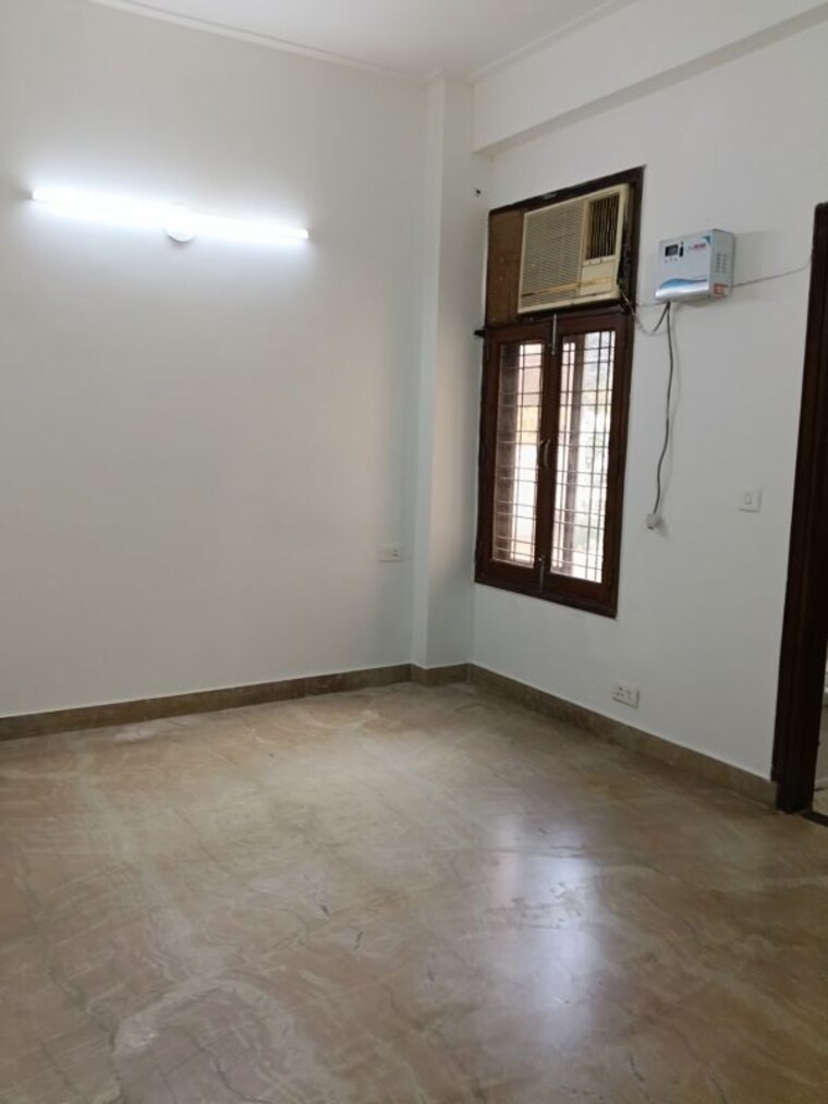 Room, sector 43 3 Bedroom 2500 Sq.Ft. Builder Floor In Sector 43 Gurgaon 10528323