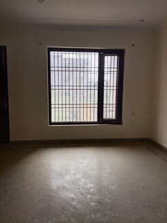 3 BHK Builder Floor For Rent in Sector 43