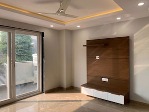 Building Lobby in 4 BHK Builder Floor at Parklands, Sector 85 – for Sale