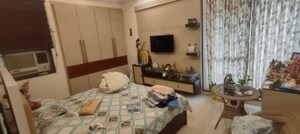 Room in 3 BHK Apartment at Sector 12 Dwarka – for Rent