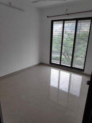 Room in 2 BHK Apartment at Shree Krishna Paradise, Kharghar – for Rent