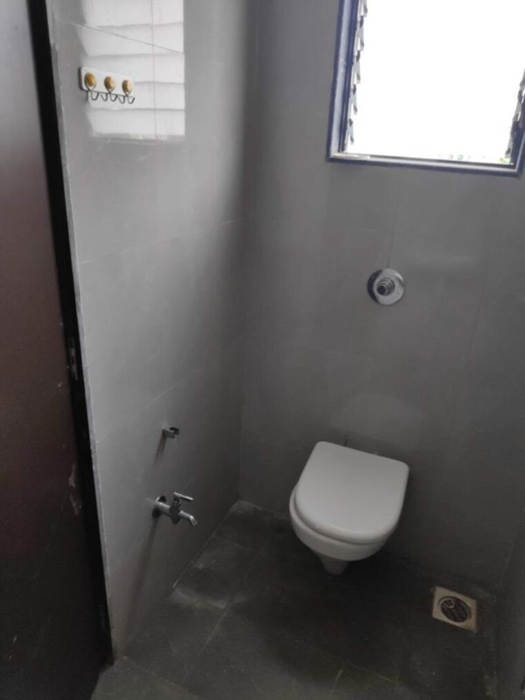 Bathroom, shree-krishna-paradise 2 Bedroom 1200 Sq.Ft. Apartment In Kharghar Navi Mumbai 10528320
