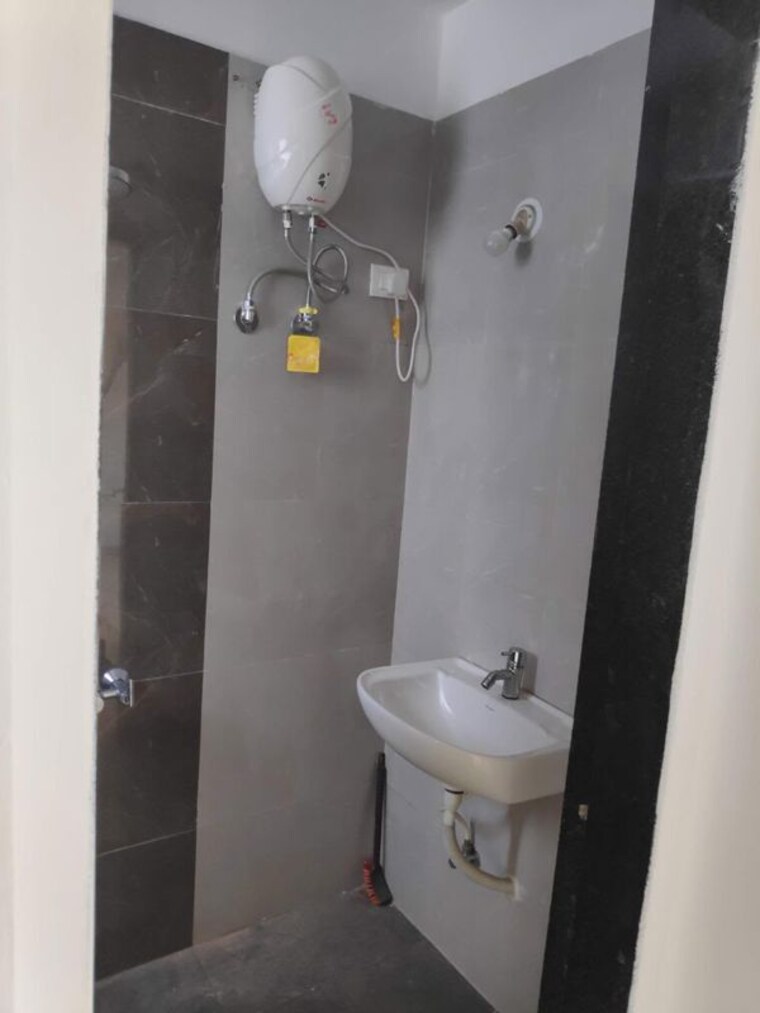 Bathroom, shree-krishna-paradise 2 Bedroom 1200 Sq.Ft. Apartment In Kharghar Navi Mumbai 10528320