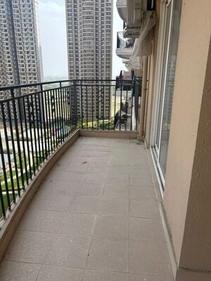 2 BHK Apartment For Rent in Amrapali Riverview, Amrapali Leisure Valley