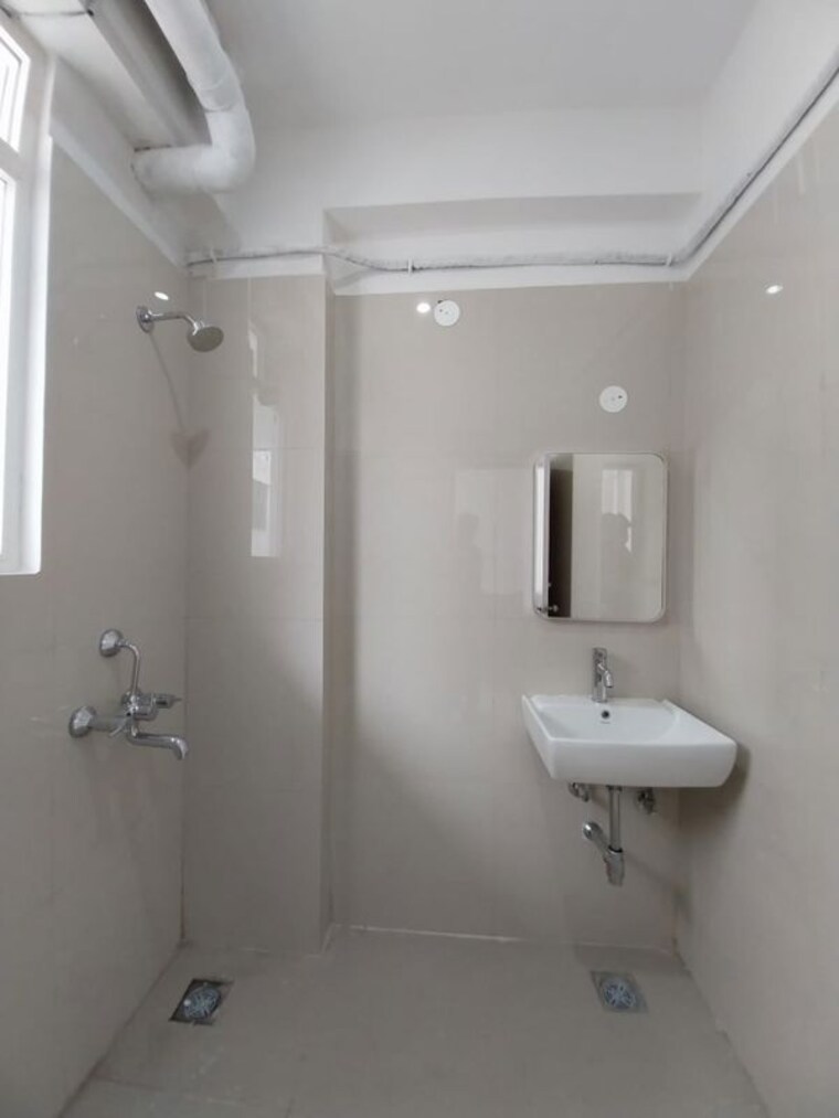 Bathroom, sector 46 Pg For Girls In Sector 46 10528357