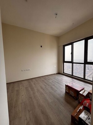 Room in 2 BHK Apartment at Sheth Auris Serenity Tower 3, Malad West – for Rent