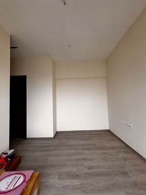 Room in 2 BHK Apartment at Sheth Auris Serenity Tower 3, Malad West – for Rent