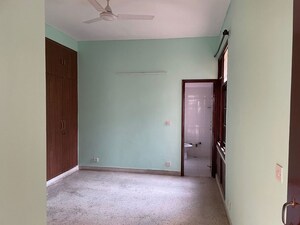 Room in 3 BHK Apartment at Sector 10 Dwarka – for Rent