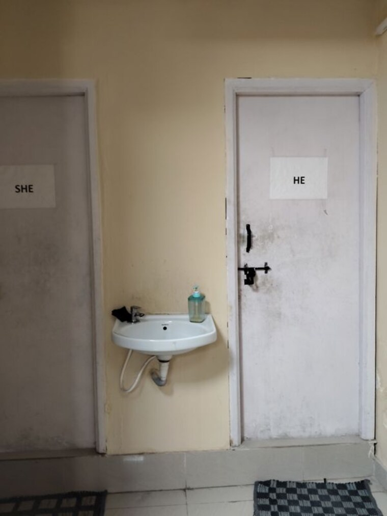 Bathroom, madhapur Commercial Office Space 1800 Sq.Ft. In Madhapur Hyderabad 10528383