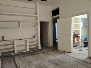 Room in 3 BHK Apartment at Madhapur – for Rent