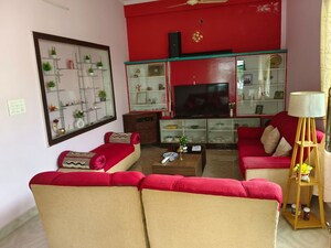 Bedroom in 6 BHK Independent House at Thambuchetty Palya – for Sale