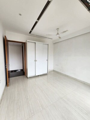 Room in 3 BHK Apartment at Conscient Heritage Max, Sector 102 – for Sale
