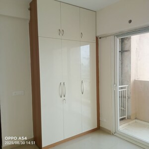 Room in 3 BHK Apartment at Mahagun Mywoods, Sector 16c Greater Noida – for Rent