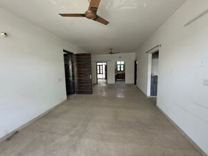 Room in 3 BHK Builder Floor at Omaxe New Chandigarh, North Mullanpur – for Sale