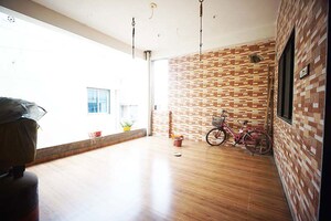 Room in 4 BHK Independent House at Ghodasar – for Sale