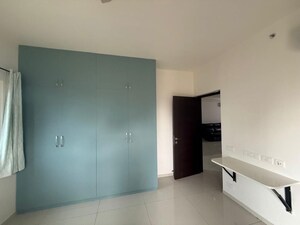 Room in 3 BHK Apartment at Rajapushpa Provincia, Narsingi – for Rent