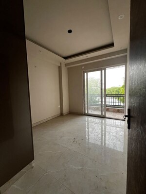 Room in 3 BHK Apartment at Saini – for Sale