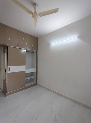 Room in 1 BHK Builder Floor at Hsr Layout Sector 3 – for Rent