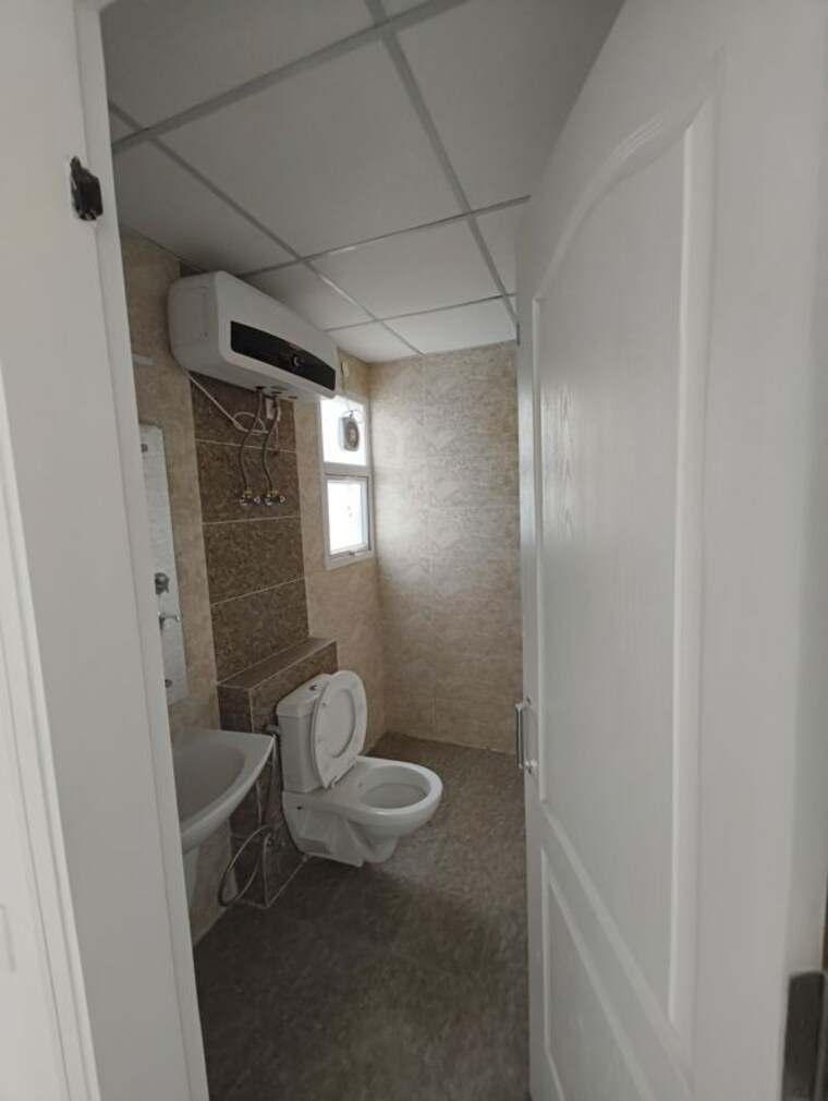 Bathroom, omaxe-new-chandigarh 2.5 Bedroom 1270 Sq.Ft. Apartment In North Mullanpur Chandigarh 10528502