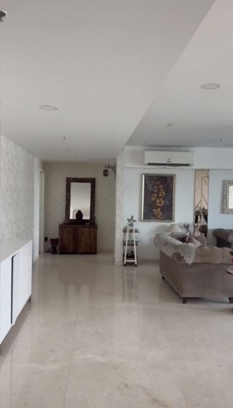 Living Room, dlf-the-belaire 4 Bedroom 4200 Sq.Ft. Apartment In Sector 54 Gurgaon 10528488