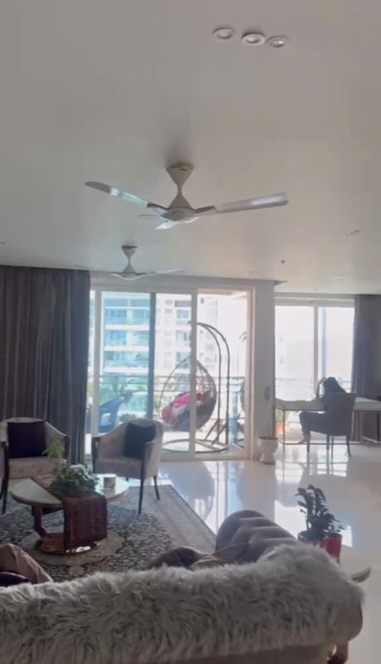 Living Room, dlf-the-belaire 4 Bedroom 4200 Sq.Ft. Apartment In Sector 54 Gurgaon 10528488