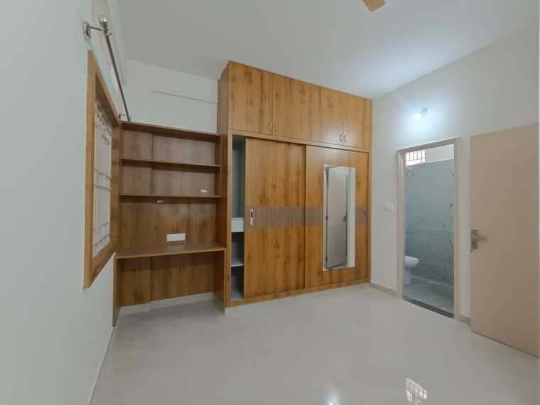 Room, hal layout 3 Bedroom 2100 Sq.Ft. Builder Floor In Hal Layout Bangalore 10528542