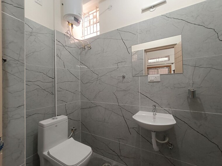 Bathroom, hal layout 3 Bedroom 2100 Sq.Ft. Builder Floor In Hal Layout Bangalore 10528542