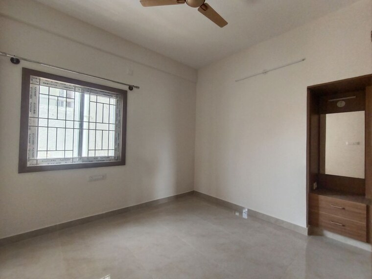 Room, hal layout 3 Bedroom 2100 Sq.Ft. Builder Floor In Hal Layout Bangalore 10528542