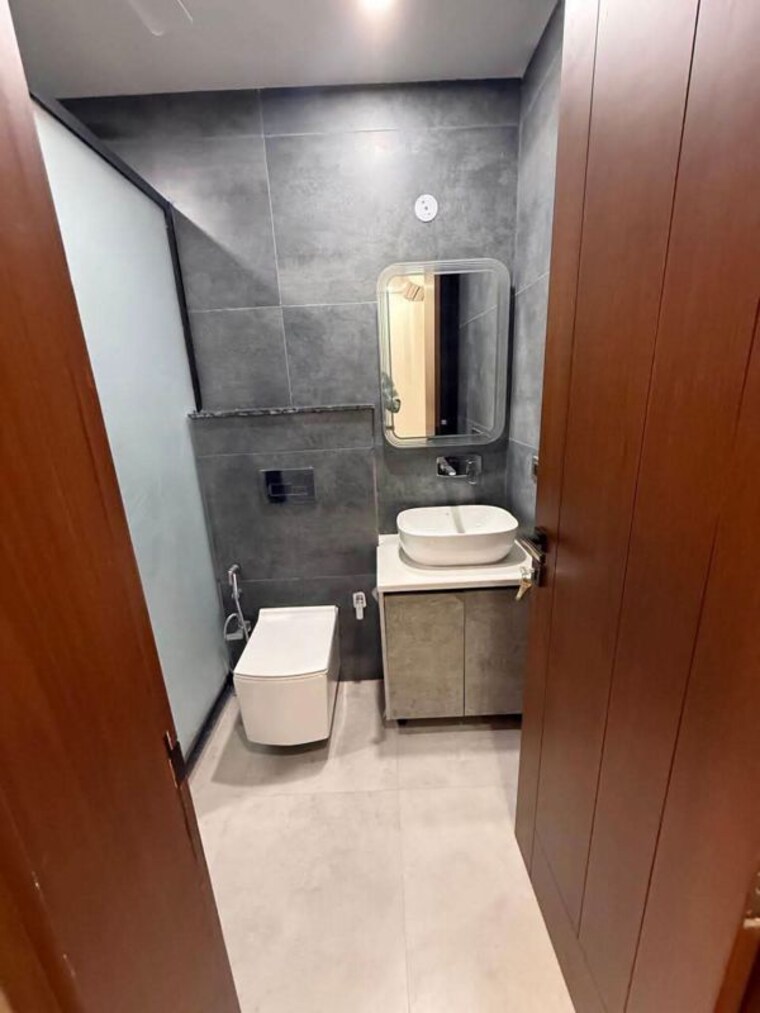Bathroom, emaar-the-palm-drive-the-premier-terraces 3 Bedroom 1950 Sq.Ft. Apartment In Sector 66 Gurgaon 10528585